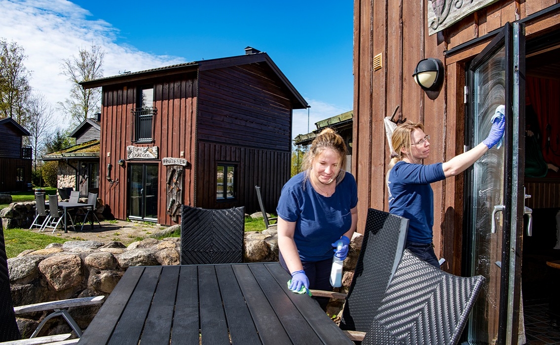 Välputsat i väntan på gäster